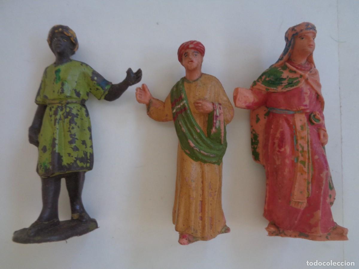 Figuras de Bel&eacute;n: LOTE DE 3 FIGURAS ANTIGUAS DE PLASTICO DEL BELEN : PAJES GRANDES