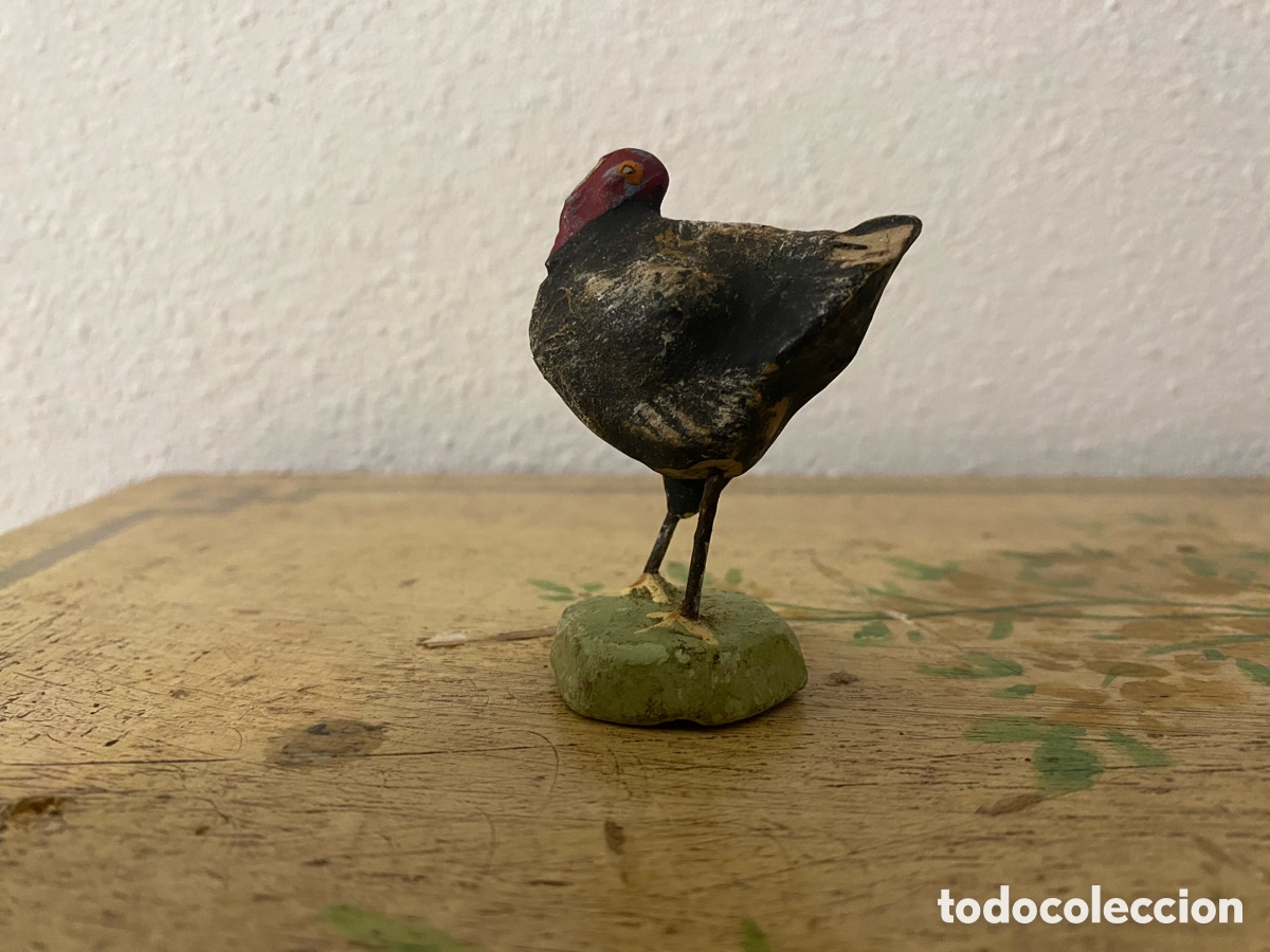 Figuras de Bel&eacute;n: Antigua figura de Pavo de terracota y patas de alambre