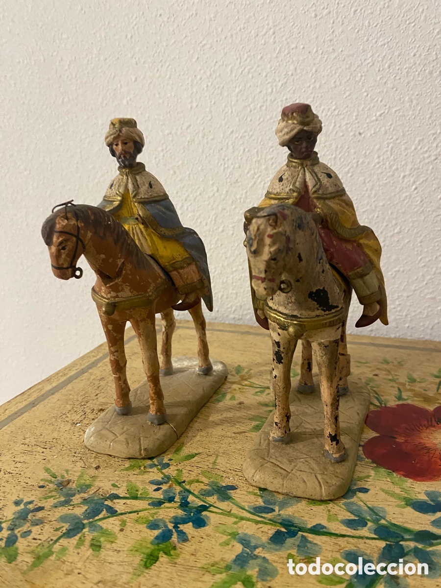 Figuras de Bel&eacute;n: Reyes magos Gaspar y Baltasar en barro/terracota posiblemente Ortigas Murcia