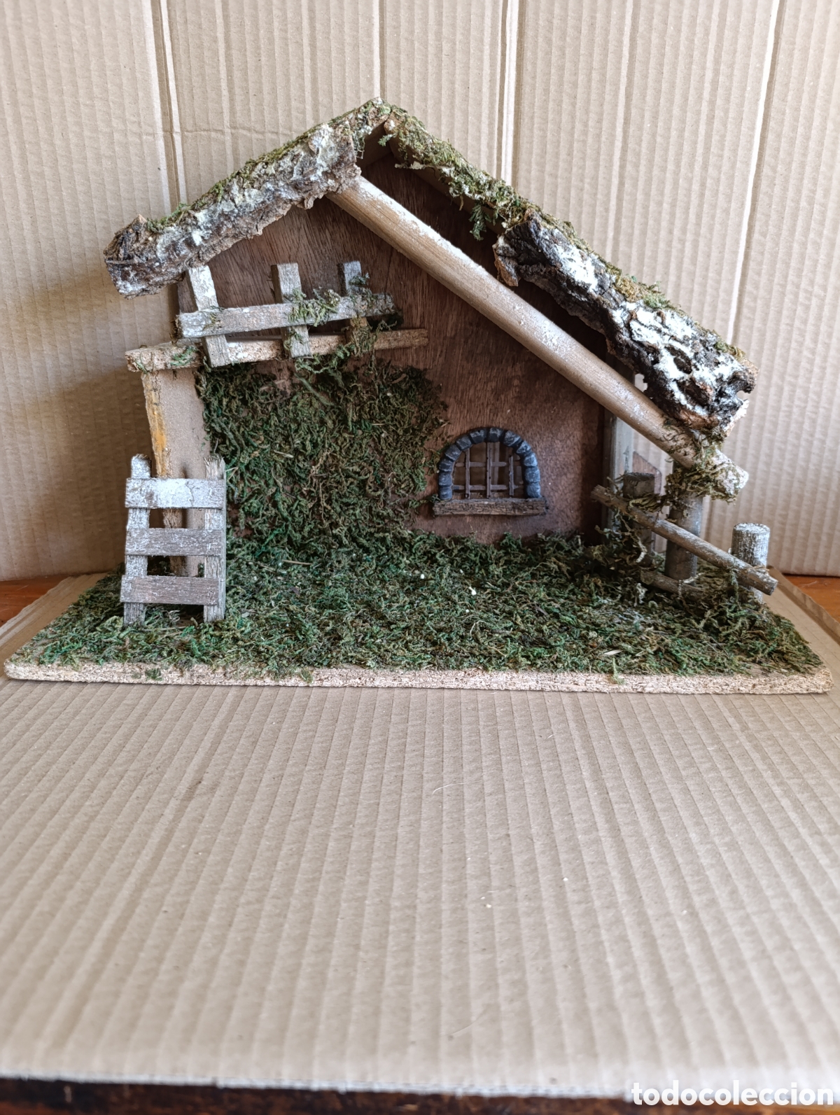 Figuras de Bel&eacute;n: ANTIGUO PESEBRE / DE MADERA / PARA BELEN
