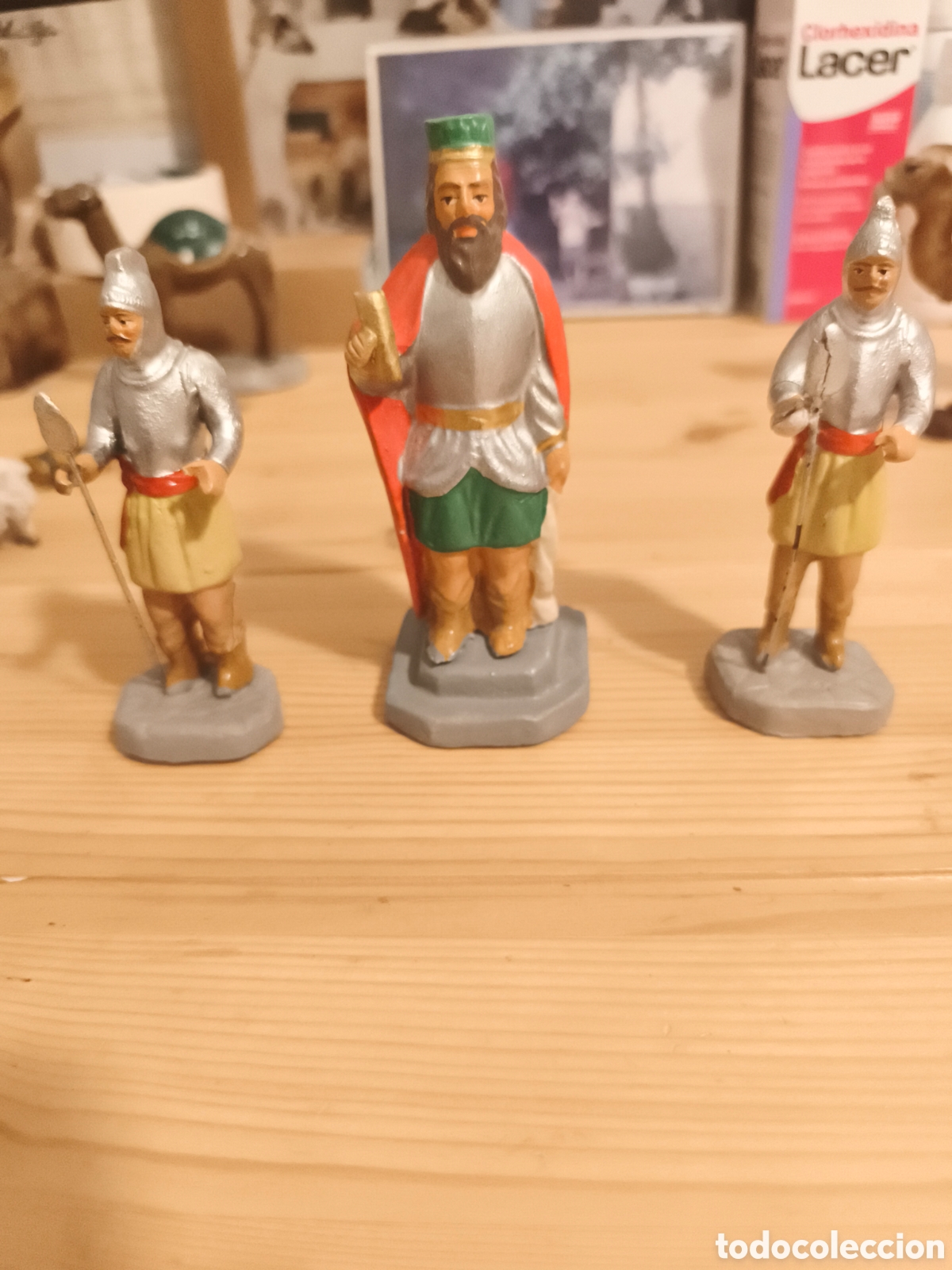 Figuras de Bel&eacute;n: Antiguas figuras de Barro de Herodes y dos soldados