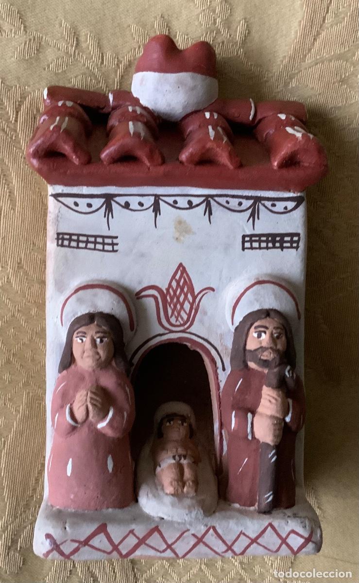 Figuras de Bel&eacute;n: BELEN DE BARRO EN CASITA, PERU, HECHO A MANO
