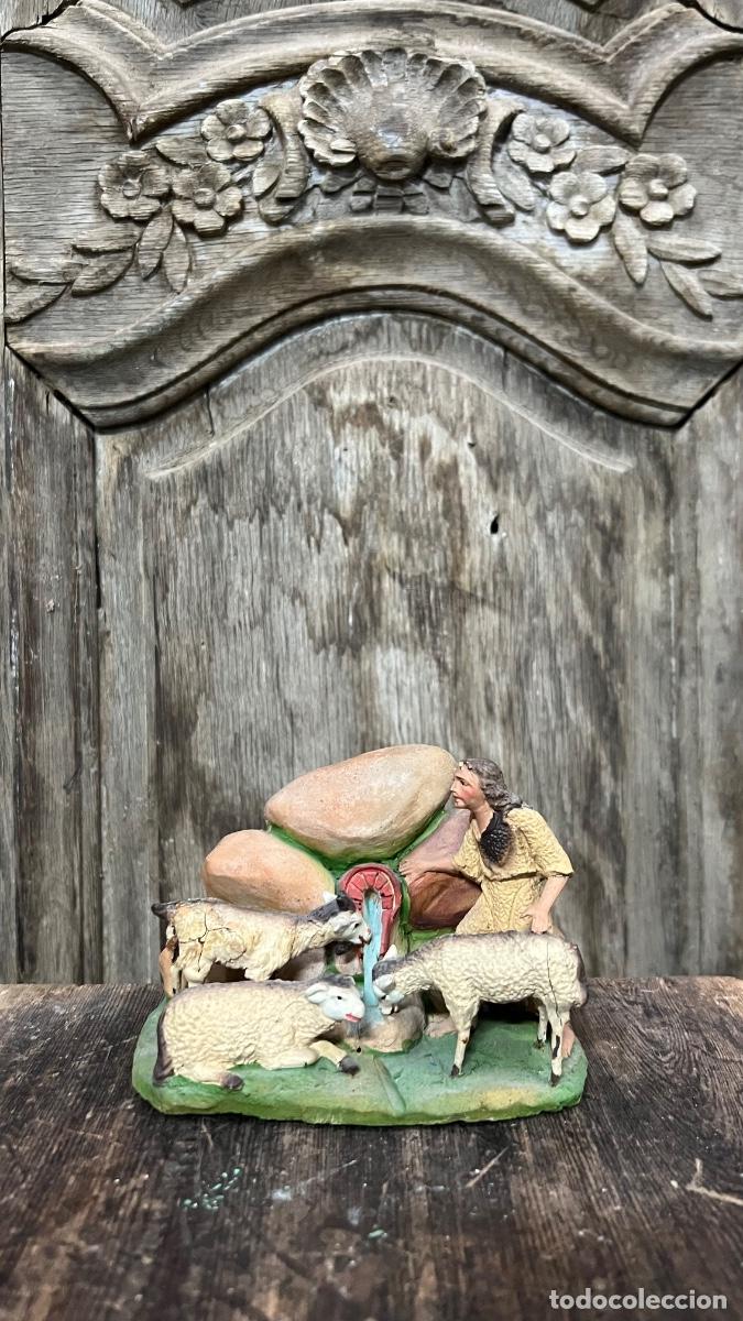 Figuras de Bel&eacute;n: Figura barro Bel&eacute;n antigua mujer pastora 2 cabras cordero fuente Murcia ? 9x13cms