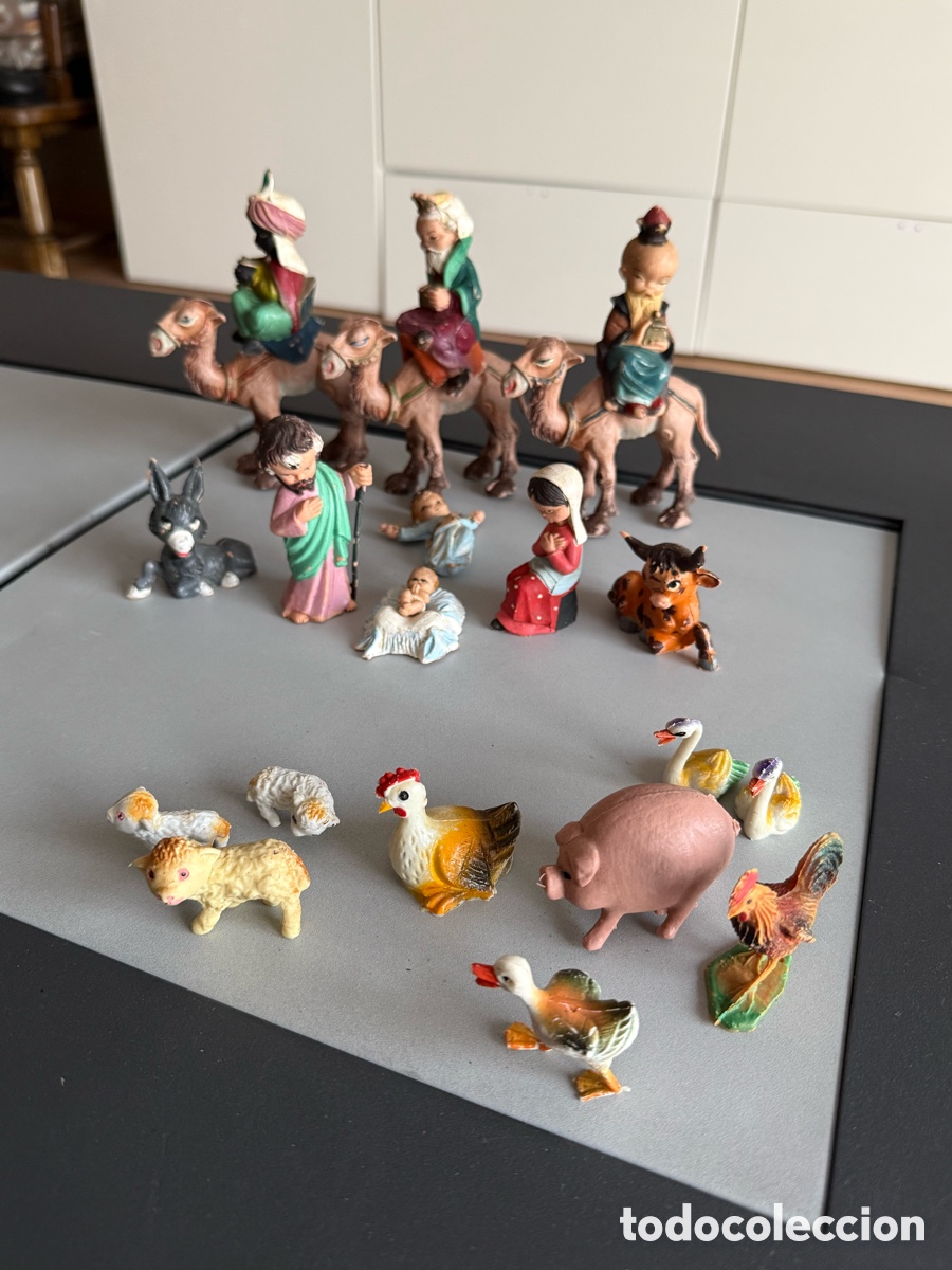 Figuras de Bel&eacute;n: NACIMIENTO. PECH. FERRANDIZ. 22 piezas. A&ntilde;os 80. 8 cm