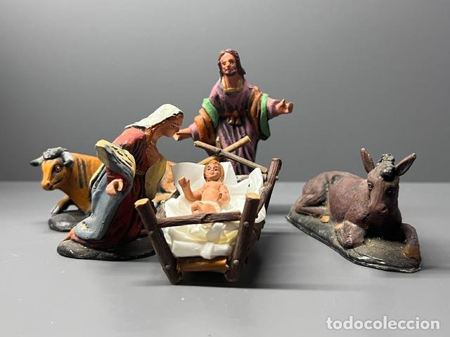 Figuras de Bel&eacute;n: Bel&eacute;n de barro. Altura San Jos&eacute; 8 cm.