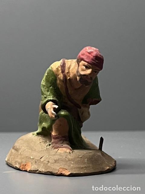 Figuras de Bel&eacute;n: Figura de Bel&eacute;n para restaurar falta brazo met&aacute;lico. Para figuras 7/8 cm. Barro.