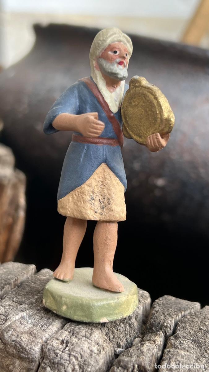 Figuras de Bel&eacute;n: Figura barro Bel&eacute;n antigua hombre con turbante toca pandereta cacharreria murcia