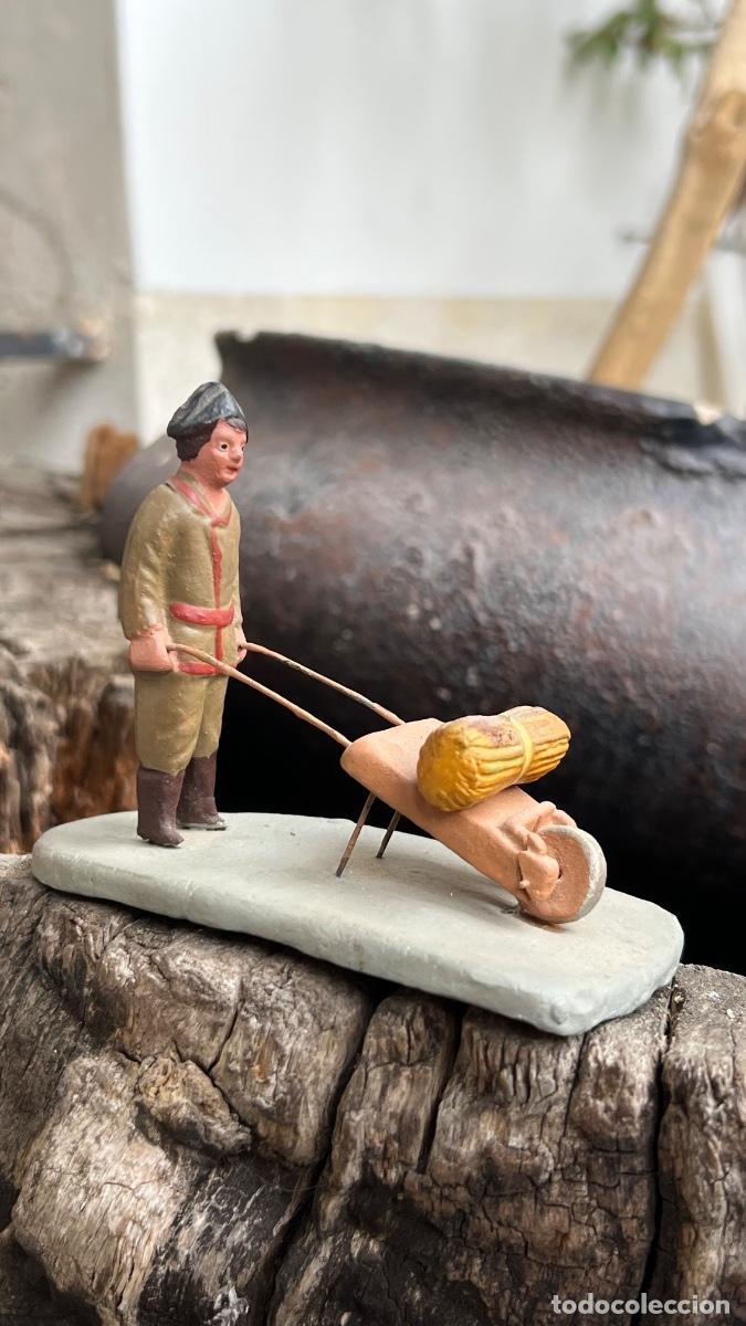 Figuras de Bel&eacute;n: Figura barro Bel&eacute;n antigua hombre carretilla carretillero cacharreria Murcia