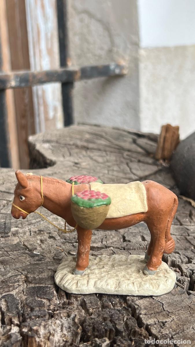 Figuras de Bel&eacute;n: Figura barro Bel&eacute;n antigua burro cargado cestos fruta manzanas cerezas cacharreria Murcia
