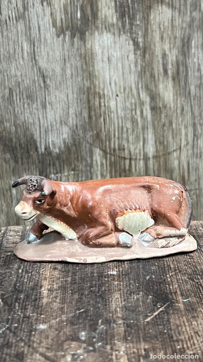 Figuras de Bel&eacute;n: Figura barro Bel&eacute;n antigua buey recostado pesebre cacharrer&iacute;a Murcia