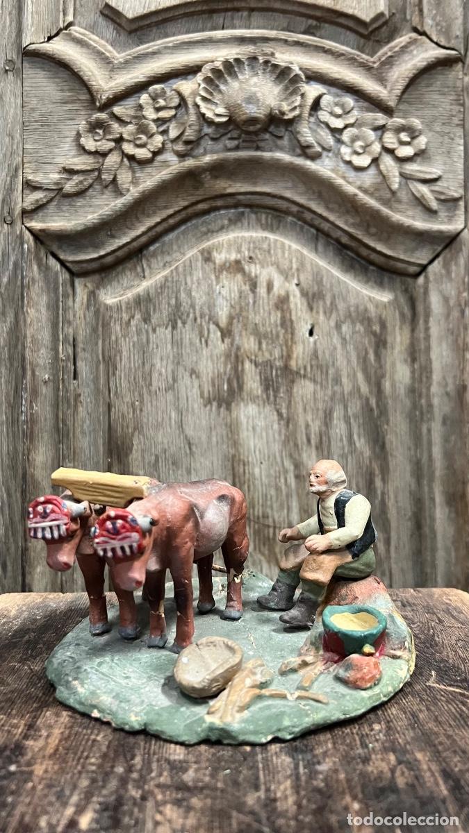 Figuras de Bel&eacute;n: Figura barro Bel&eacute;n antigua hombre descansa come pareja bueyes reposo cacharrer&iacute;a Murcia