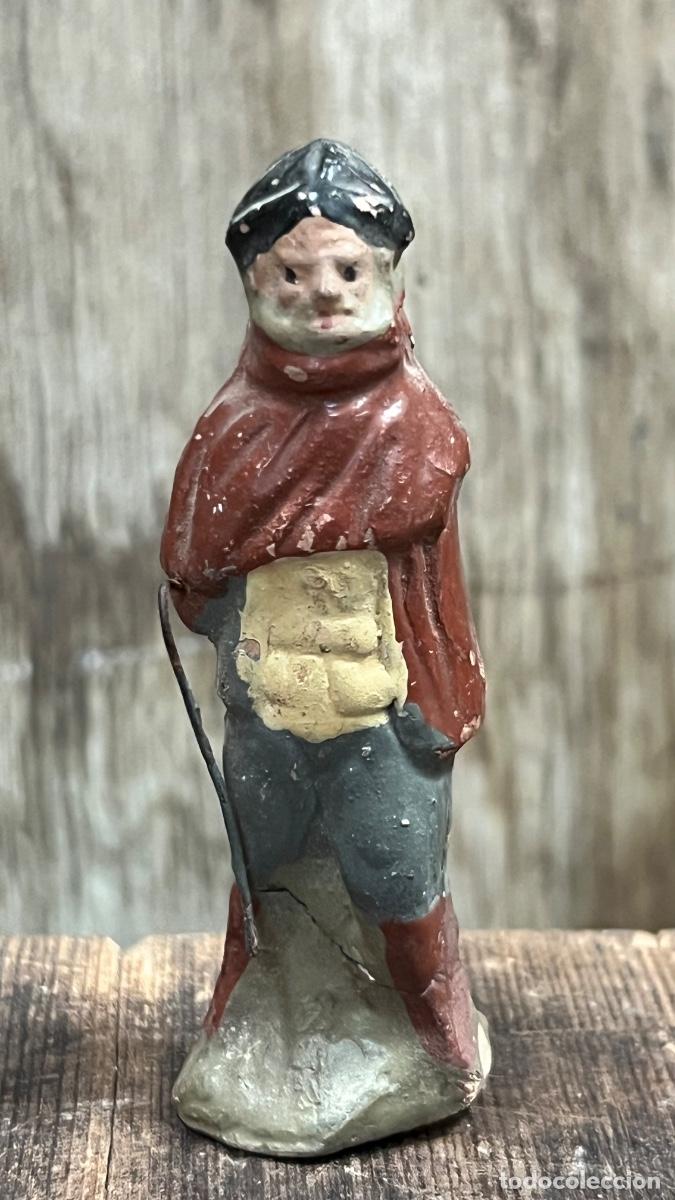Figuras de Bel&eacute;n: Figura barro Bel&eacute;n antigua pastor con bast&oacute;n capa sombrero cacharrer&iacute;a Murcia