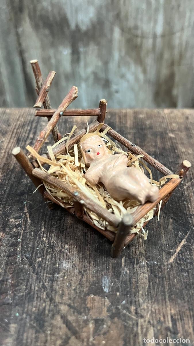 Figuras de Bel&eacute;n: Figura barro Bel&eacute;n antigua ni&ntilde;o Jes&uacute;s en cuna cacharrer&iacute;a Murcia