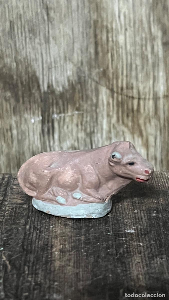 Figuras de Bel&eacute;n: Figura barro Bel&eacute;n antigua buey cacharrer&iacute;a Murcia 3x6,5cms