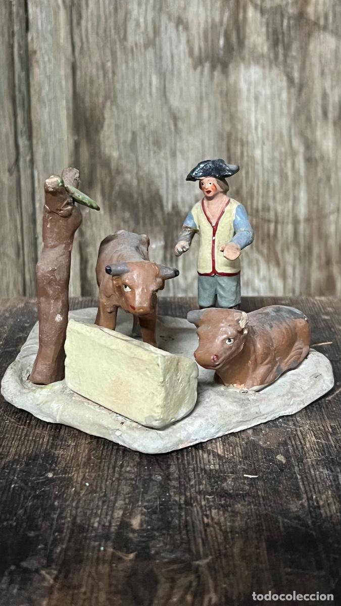 Figuras de Bel&eacute;n: Figura barro Bel&eacute;n antigua ganadero bueyes comedero cacharrer&iacute;a Murcia 9cms