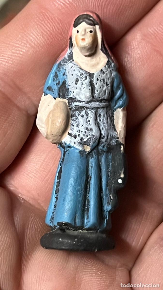 Figuras de Bel&eacute;n: Figura barro Bel&eacute;n antigua mujer ofrendas cacharrer&iacute;a Murcia