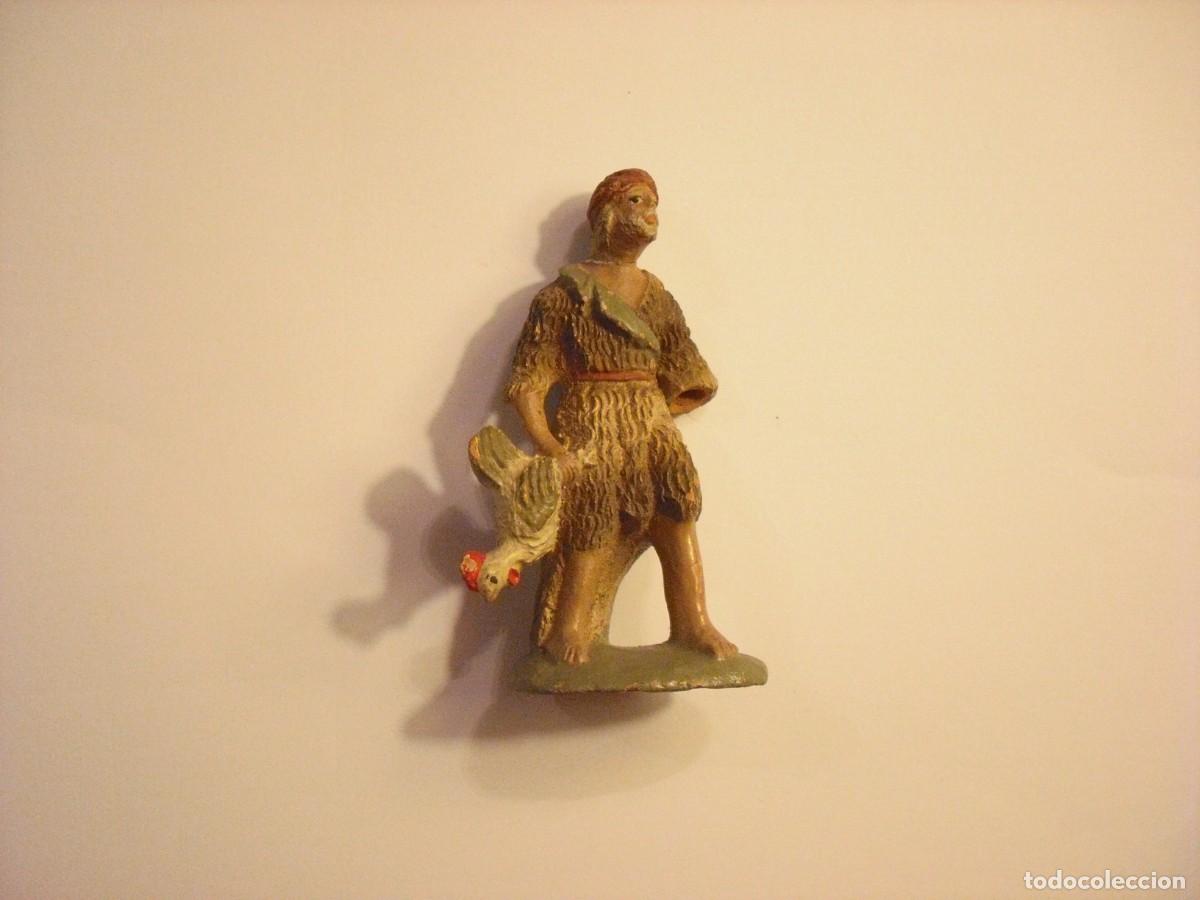 Statuine di Presepe: ANTIGUA FIGURA DE BELEN, PASTOR CON GALLINA. TERRACOTA. 8CM.