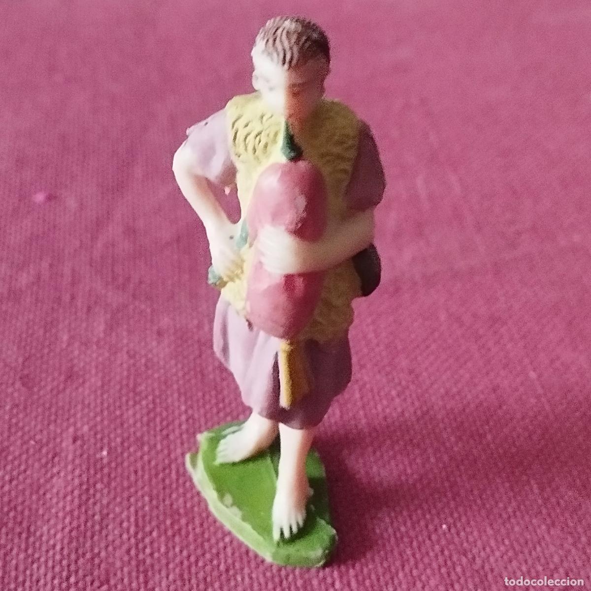 Figuras de Bel&eacute;n: PASTOR CON GAITA Y ZURRON - DE PLASTICO - PARA BELEN O PESEBRE