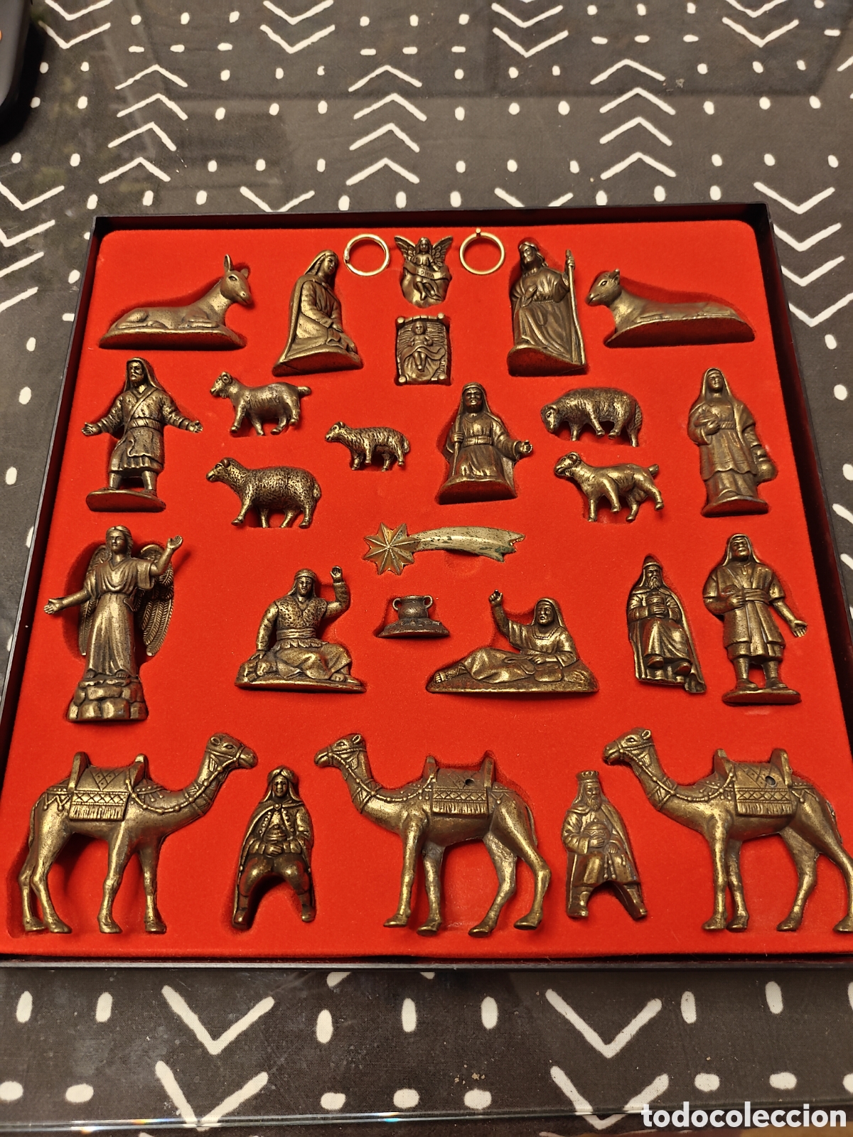 Figuras de Bel&eacute;n: Bel&eacute;n Completo 27 Piezas Met&aacute;licas &ndash; Nacimiento Reyes Magos Pastores &ndash; Caja Original