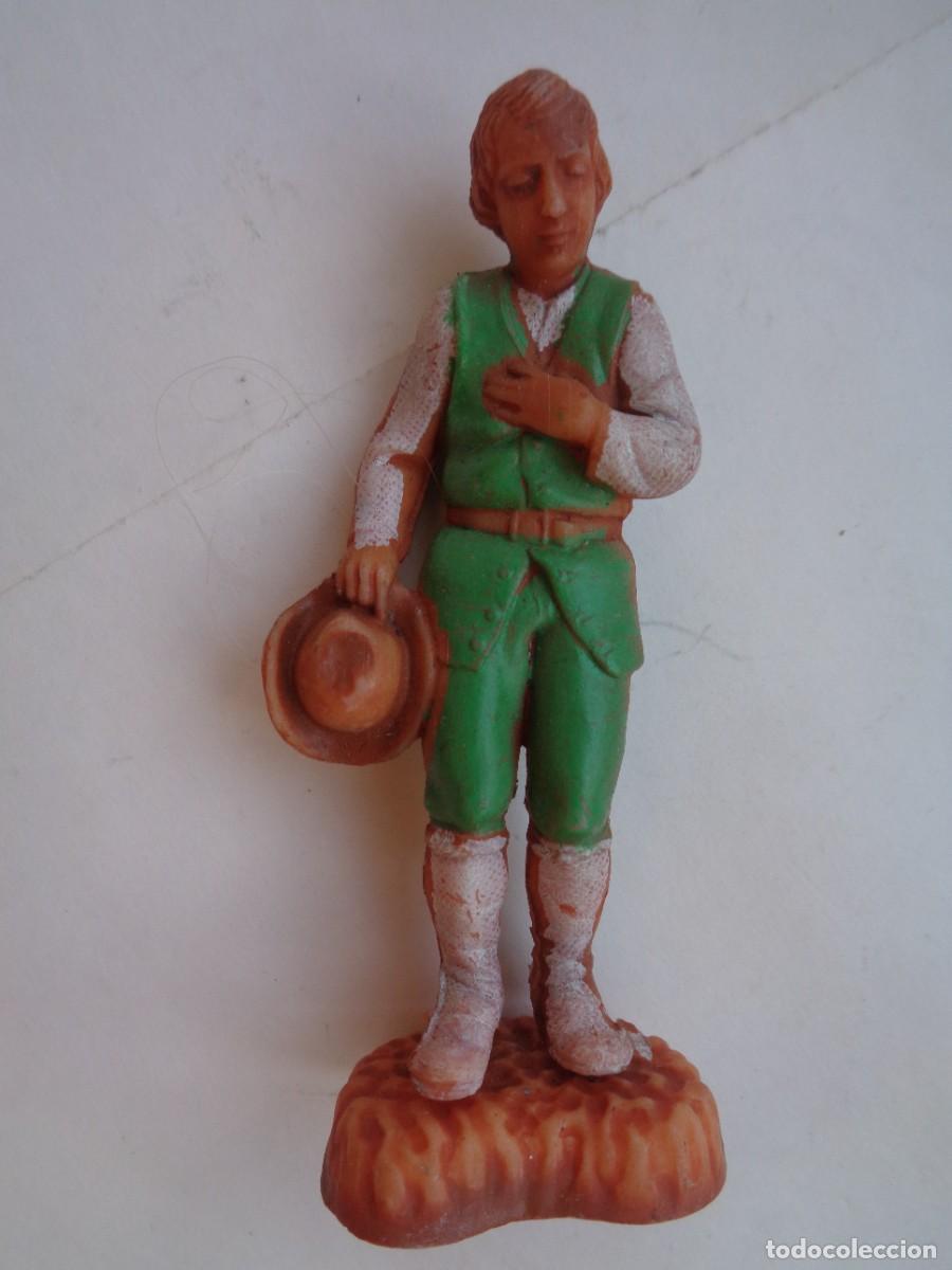 Figuras de Bel&eacute;n: ANTIGUA FIGURA DE PLASTICO DEL BELEN : PASTOR CON CANTARO