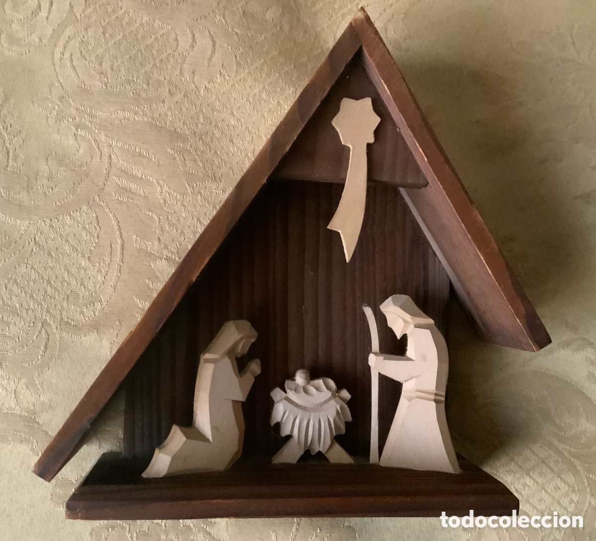 Figuras de Bel&eacute;n: BELEN POLACO DE MADERA TALLADA