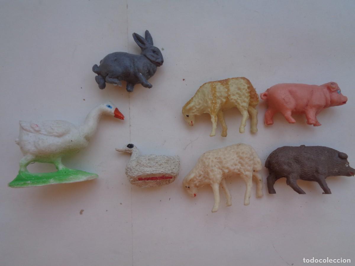 Figuras de Bel&eacute;n: LOTE DE 7 FIGURAS ANTIGUAS DE PLASTICO DEL BELEN : OVEJAS , PATOS , CERDOS Y CONEJO