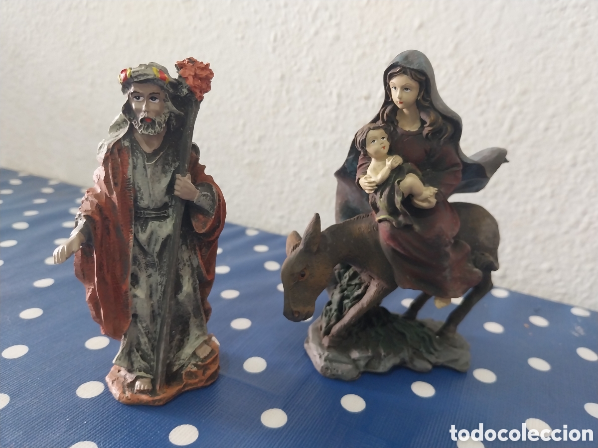 Figuras de Bel&eacute;n: La virgen y San Jos&eacute; con el ni&ntilde;o huyendo de Bel&eacute;n