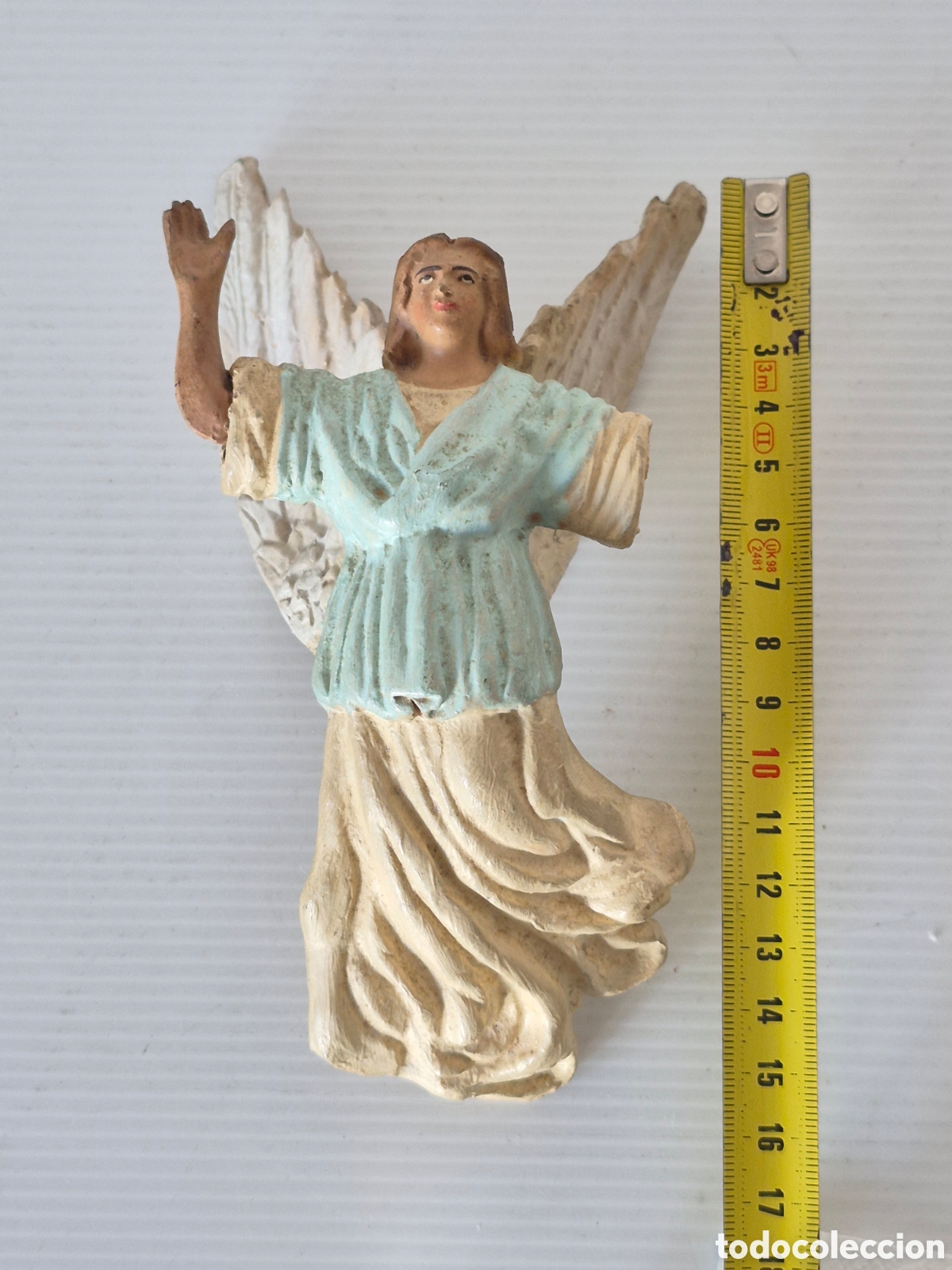 Figuras de Bel&eacute;n: &Agrave;ngel en terracota, pesebre, belen. Autoria a identificar.
