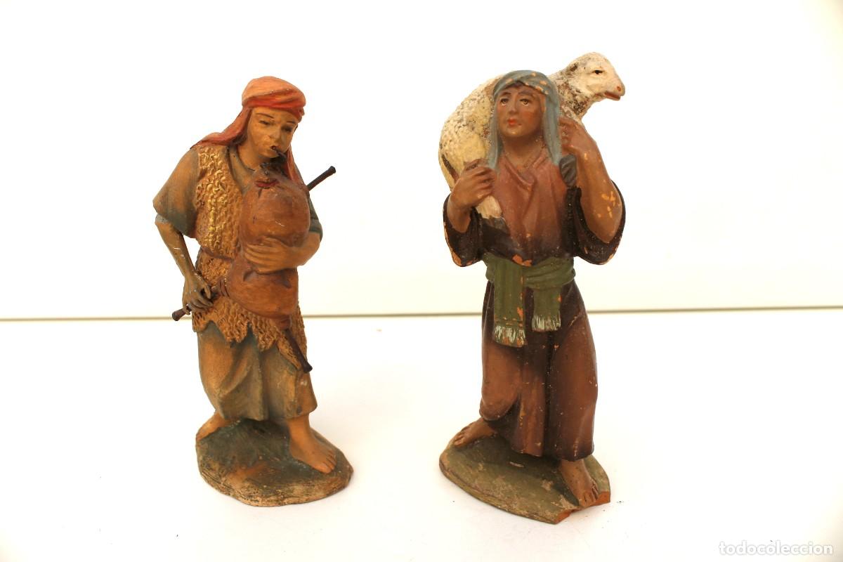 Figuras de Bel&eacute;n: FIGURAS PESEBRE, BELEN- DOS PASTORES DE BARRO 12cm