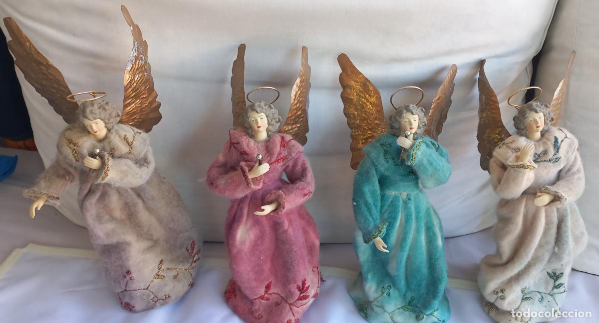 Figuras de Bel&eacute;n: Cuatro figuras decorativas navide&ntilde;as de &aacute;ngeles alados.