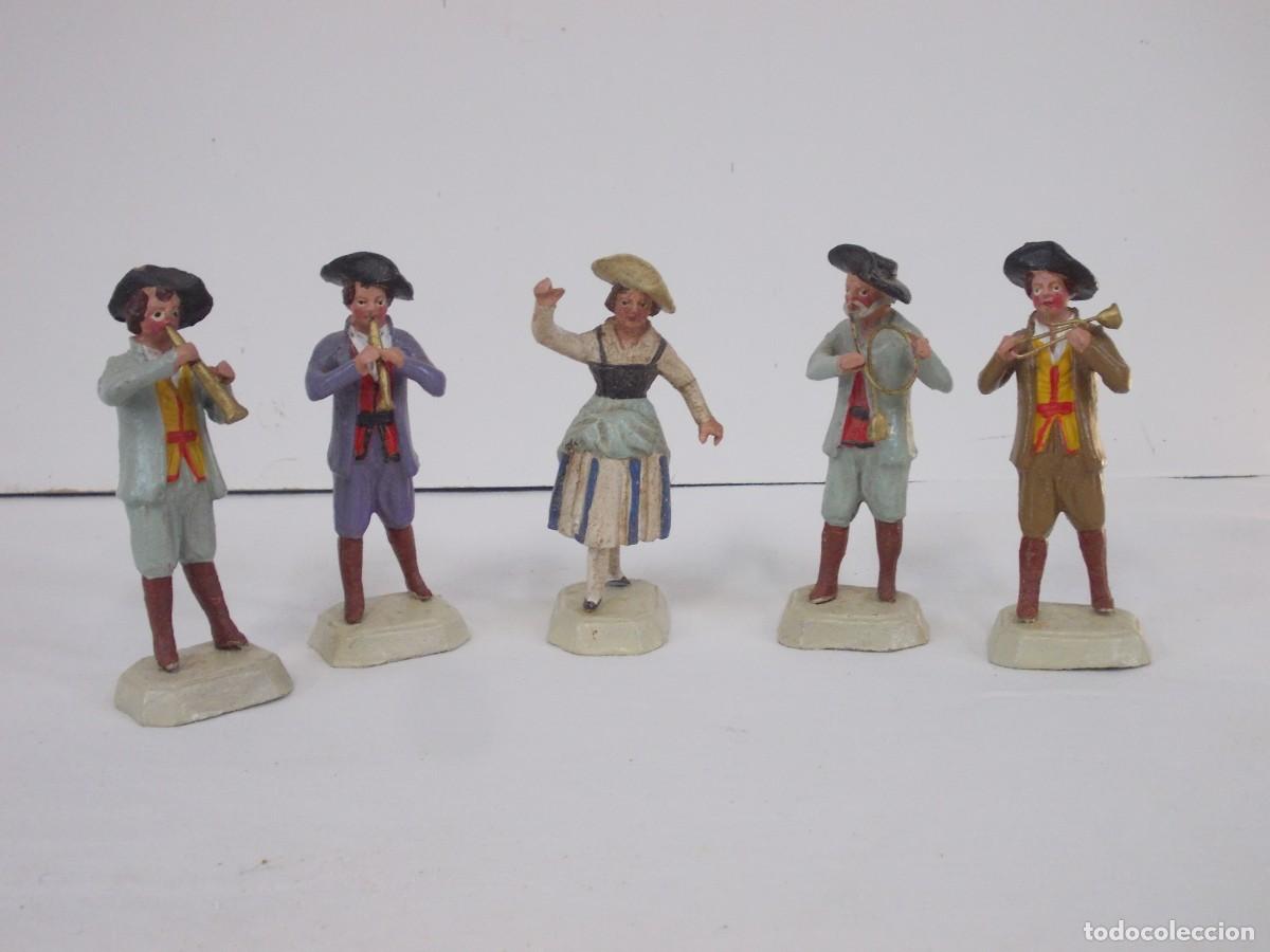 Figuras de Bel&eacute;n: ESPECTACULAR GRUPO DE FIGURAS S XIX MUSICOS Y DANZANTE