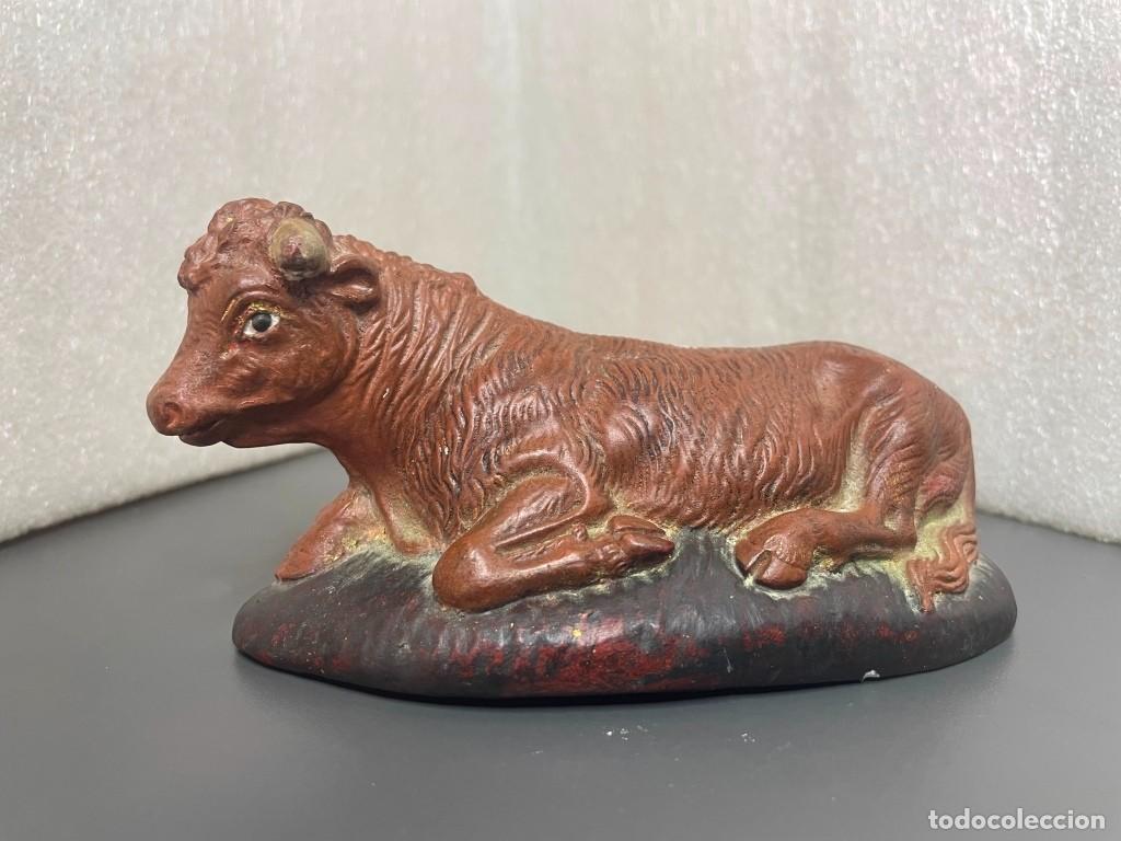 Figuras de Bel&eacute;n: Belen - buey en escayola