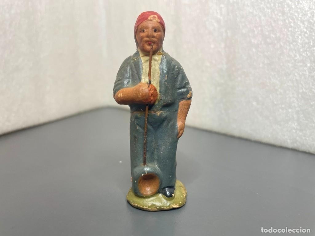 Figuras de Bel&eacute;n: Belen - antigua figura de pastor con barretina - terracota / barro