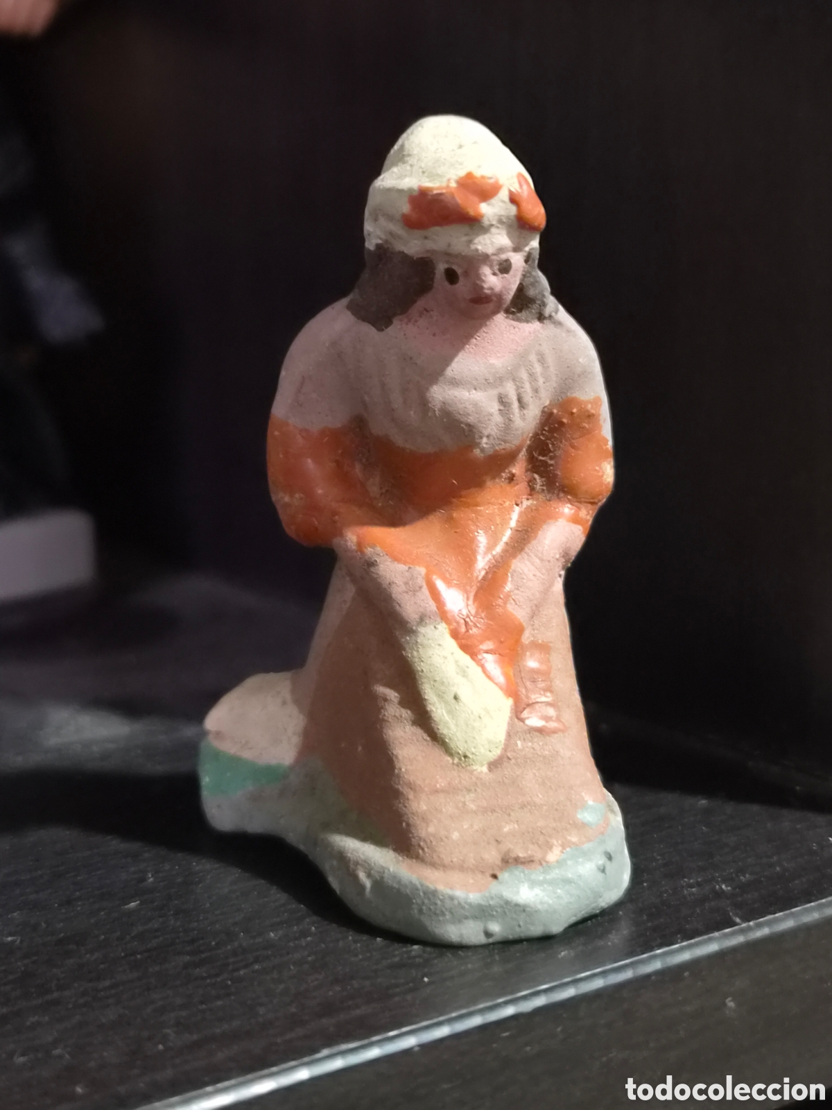 Figuras de Bel&eacute;n: ANTIGUA FIGURA DE BEL&Eacute;N CAMPESINA TERRACOTA O BARRO COSIDO 6,5 CM