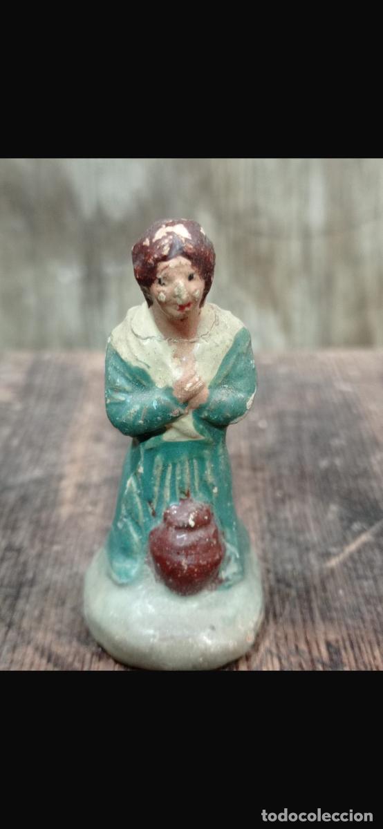 Figuras de Bel&eacute;n: Figura barro Bel&eacute;n mujer t&uacute;nica de pie cacharrer&iacute;a Murcia 5,5cms