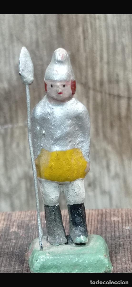 Figuras de Bel&eacute;n: Figura barro Bel&eacute;n soldado peque&ntilde;o romano lanza cacharrer&iacute;a Murcia 5,5cms