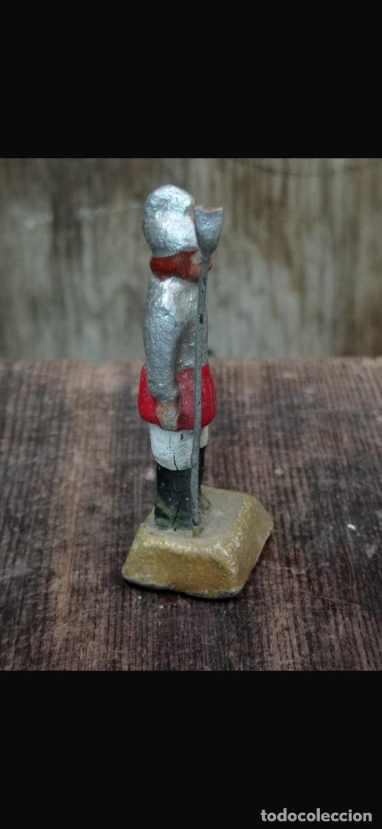 Figuras de Bel&eacute;n: Figura barro Bel&eacute;n soldado peque&ntilde;o romano lanza cacharrer&iacute;a Murcia 5,5cms