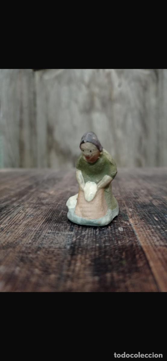 Figuras de Bel&eacute;n: Figura barro Bel&eacute;n mujer lavando ropa lavandera cacharrer&iacute;a Murcia 3,5cms