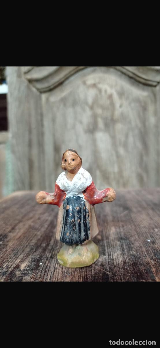 Figuras de Bel&eacute;n: Figura barro Bel&eacute;n mujer de pie cacharrer&iacute;a Murcia 7cms