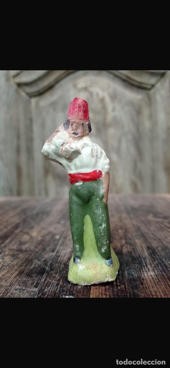 Figuras de Bel&eacute;n: Figura barro Bel&eacute;n hombre pay&eacute;s campesino berretina catal&aacute;n cacharrer&iacute;a Murcia 8cms