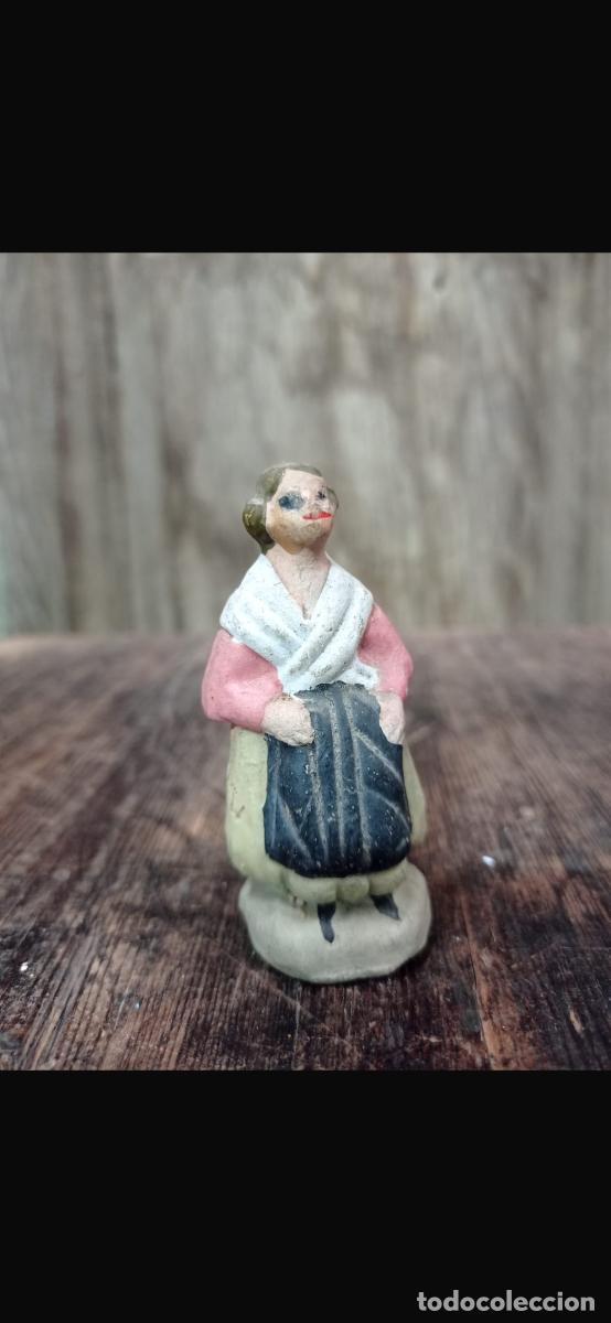 Figuras de Bel&eacute;n: Figura barro Bel&eacute;n mujer peinado roleos campesina cacharrer&iacute;a Murcia 7cms