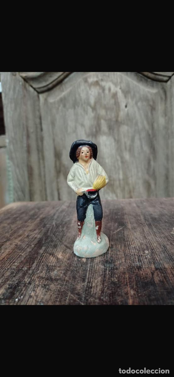 Figuras de Bel&eacute;n: Figura barro Bel&eacute;n campesino con sombrero cacharrer&iacute;a Murcia 8cms