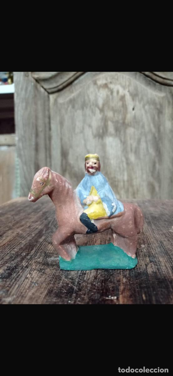 Figuras de Bel&eacute;n: Figura barro Bel&eacute;n rey mago hombre a caballo cacharrer&iacute;a Murcia 7cms