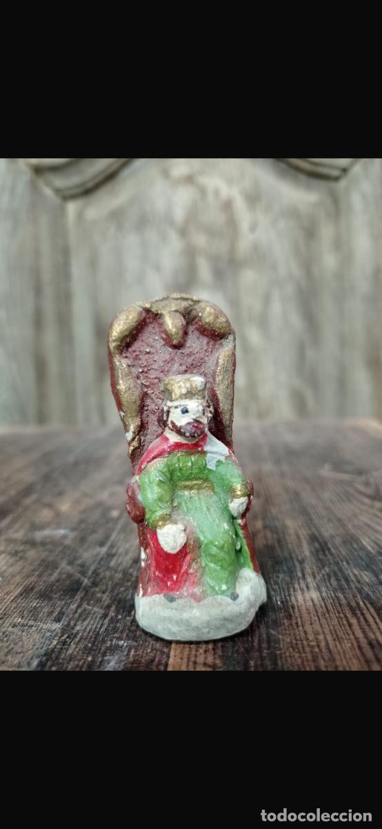Figuras de Bel&eacute;n: Figura barro Bel&eacute;n rey en trono sentado herodes cacharrer&iacute;a Murcia 6cms