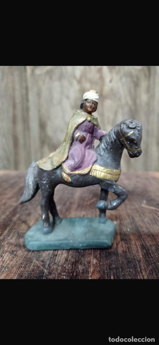 Figuras de Bel&eacute;n: Figura barro Bel&eacute;n rey mago de color Baltasar cacharrer&iacute;a Murcia 9cms