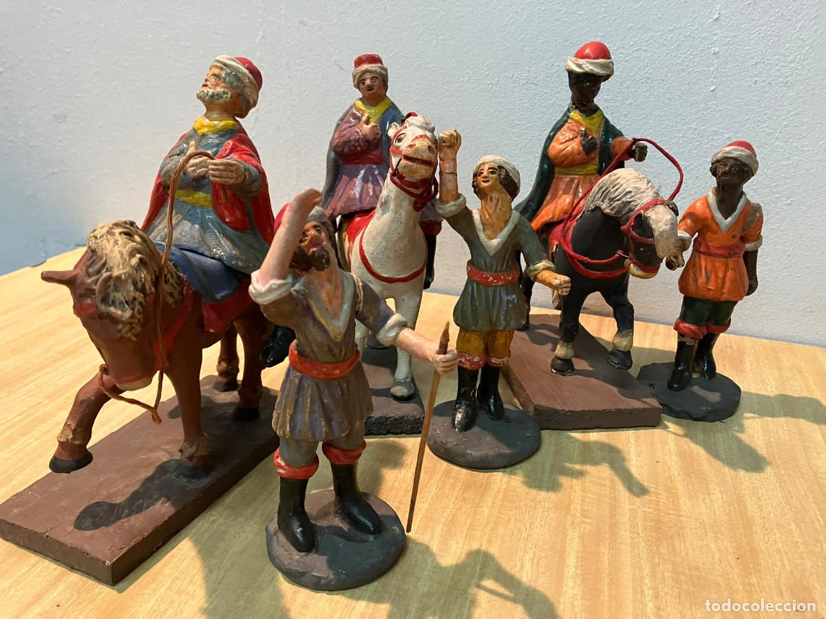 Figuras de Bel&eacute;n: Reyes Magos antiguos Olot, a caballo con pajes
