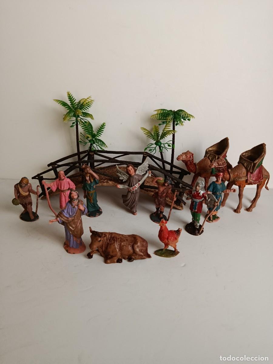 Figuras de Bel&eacute;n: 12 FIGURAS ANTIGUAS DEL PORTAL DE BELEN + PUENTE Y DOS PALMERAS