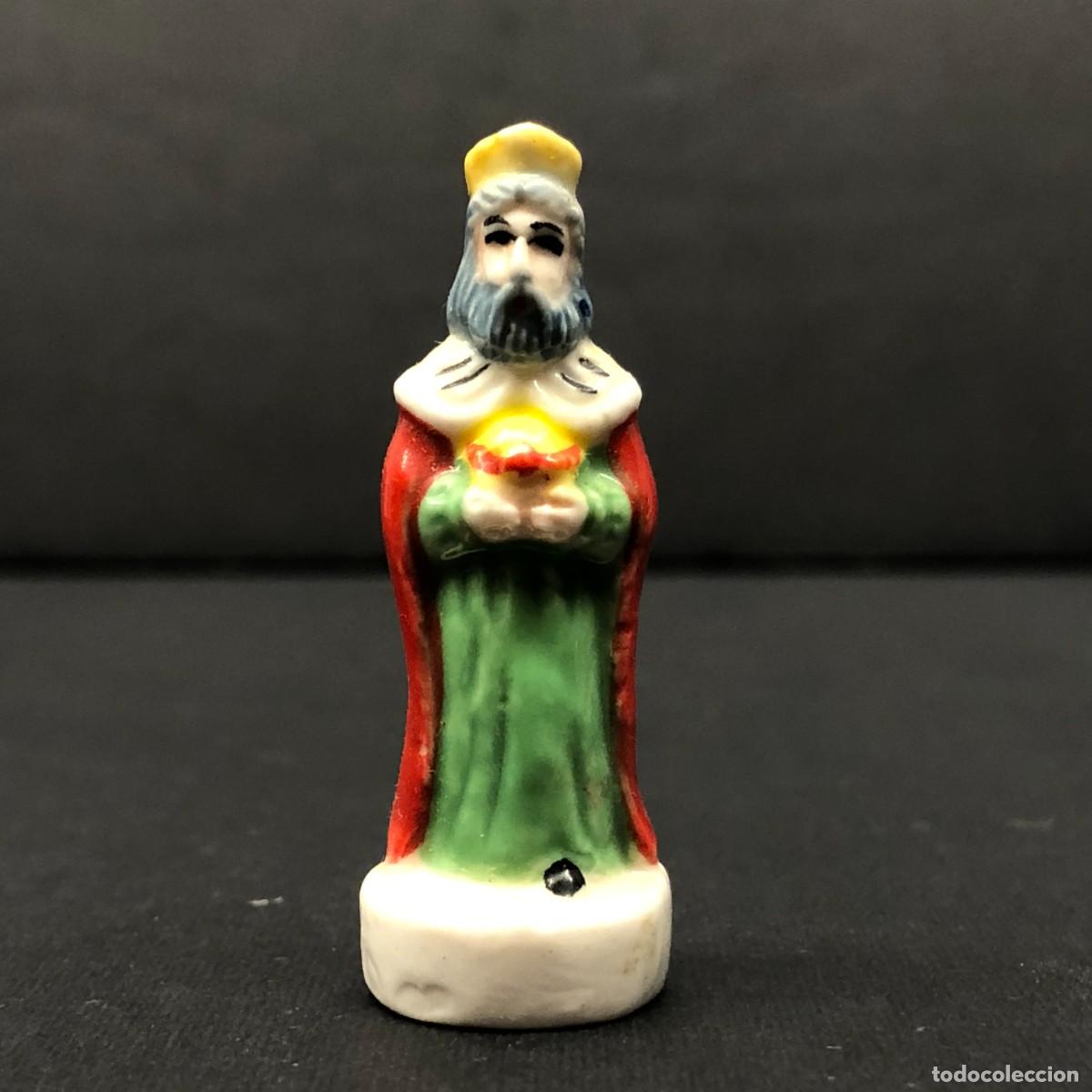 Figuras de Bel&eacute;n: FIGURA DE DE PORCELANA NAVIDE&Ntilde;A DE UNOS DE REY MAGO - VINTAGE - 4,2 CM / 1527