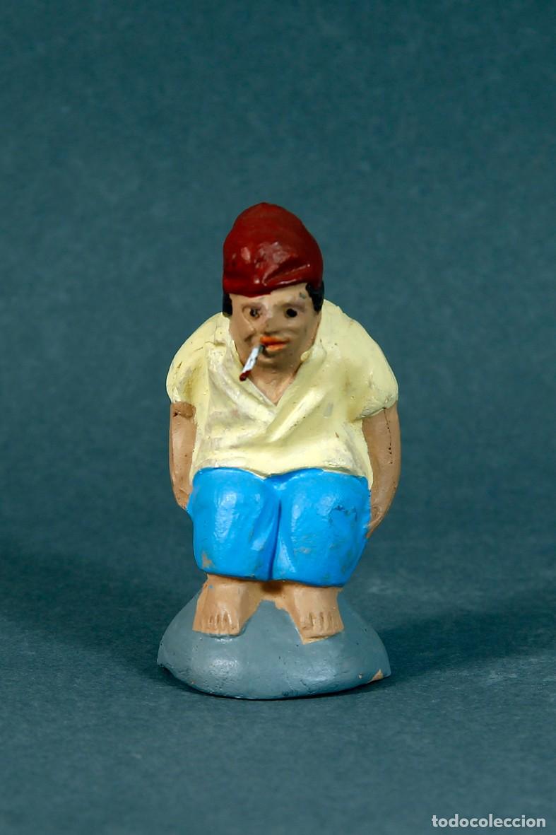 Figuras de Bel&eacute;n: FIGURA EN BARRO DE CAGANER PARA BEL&Eacute;N. ARTESAN&Iacute;A MURCIANA. 6,5 CM. DE ALTURA.