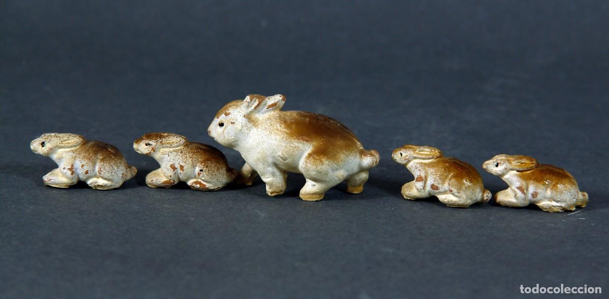 Figuras de Bel&eacute;n: LOTE DE 5 CONEJOS EN TERRACOTA PARA BEL&Eacute;N. 2,5 X 4,5 EL MAYOR. BUEN ESTADO.